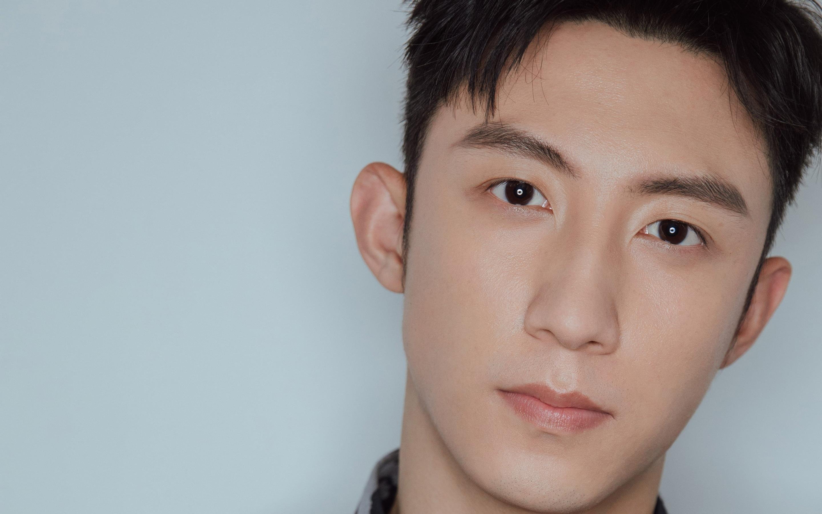 虚构的绿茵寓言,当阿劳霍的咆哮遇见蓝黑绝杀—一场跨越现实的足球狂想